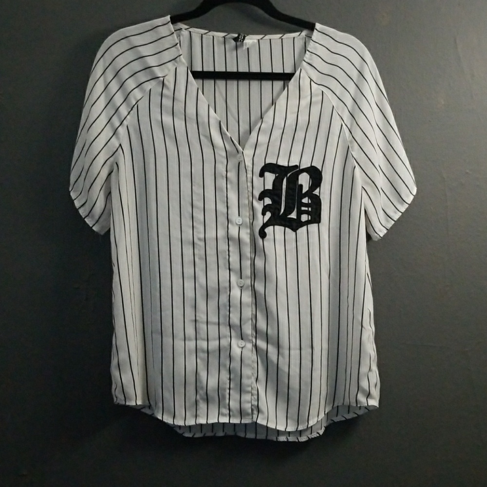 H&m divided Jersey