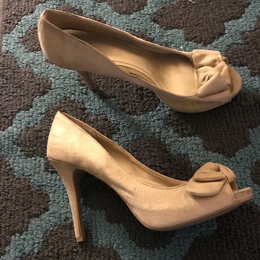 Suede Peep Toe Heels with a bow! New never worn