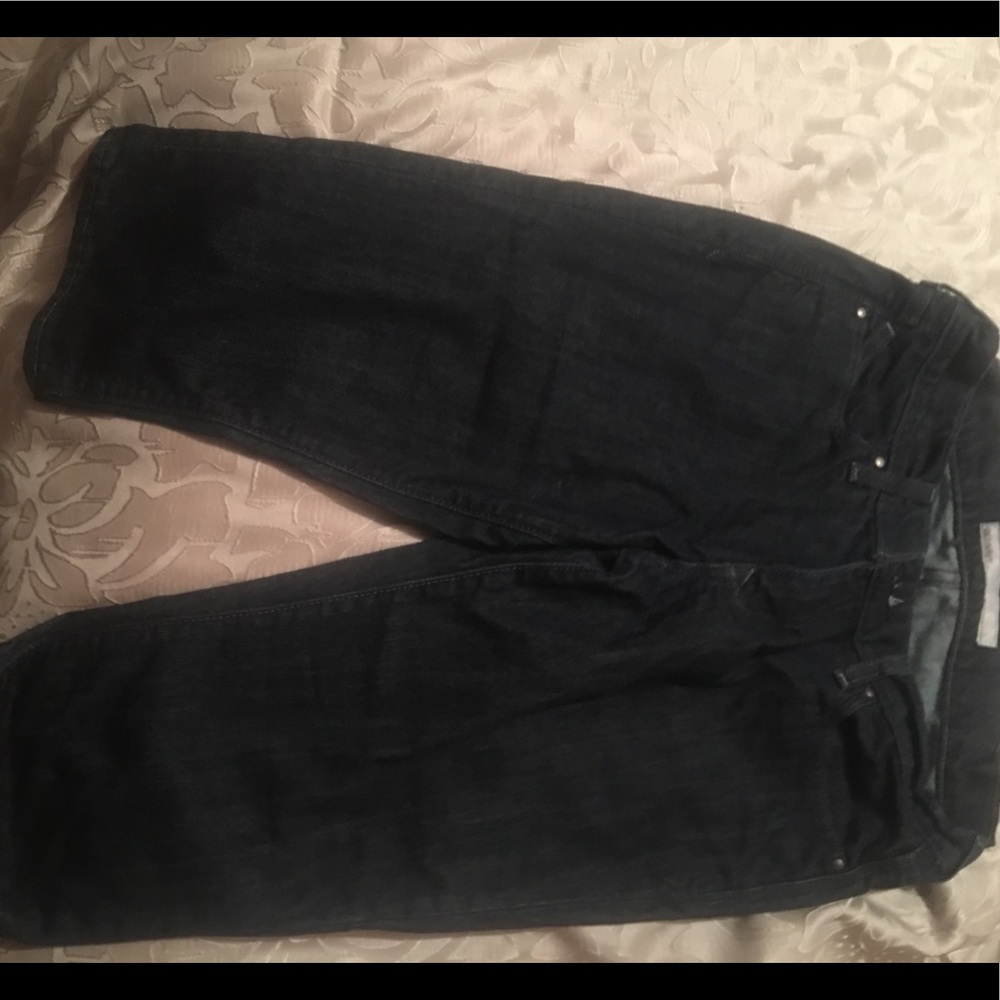 Dark blue Capri jeans