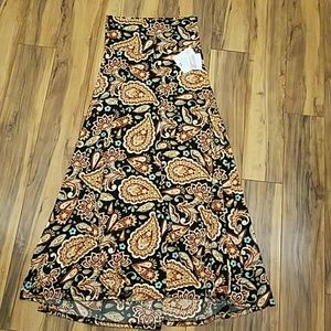 NWT lularoe maxi size xs