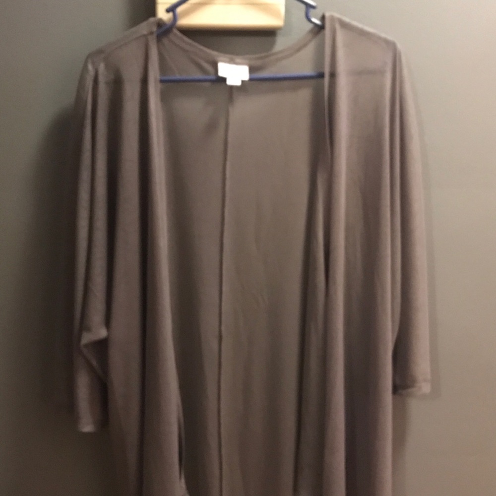 EUC Lularoe Grey Lindsay Large