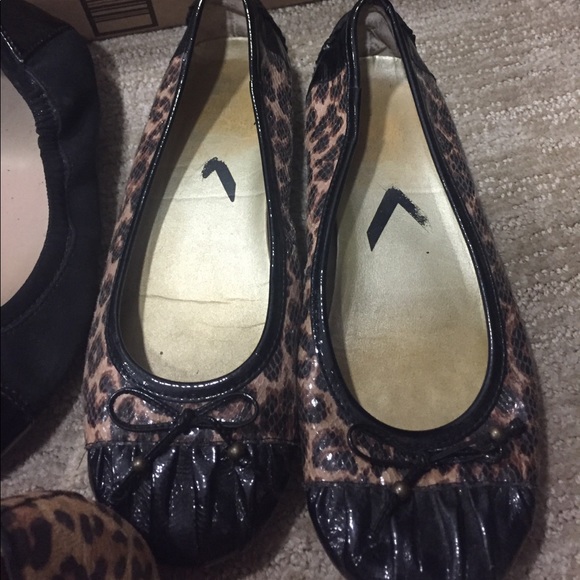 Here pair of slip on shoes for 1 price!  Leopard - Picture 3 of 6