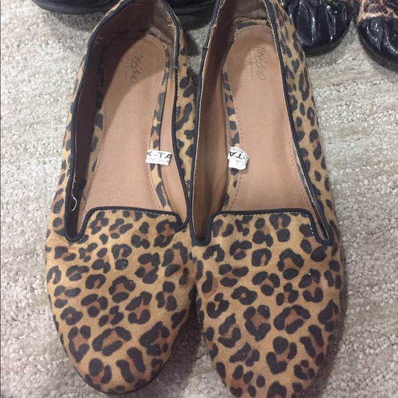 Here pair of slip on shoes for 1 price!  Leopard - Picture 4 of 6