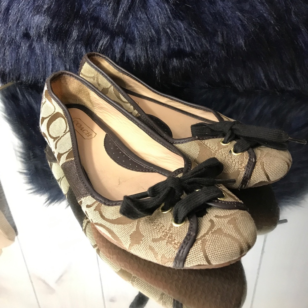Coach "Josie" ballet flats pre-owned.