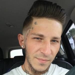 Meet your Posher, Derek