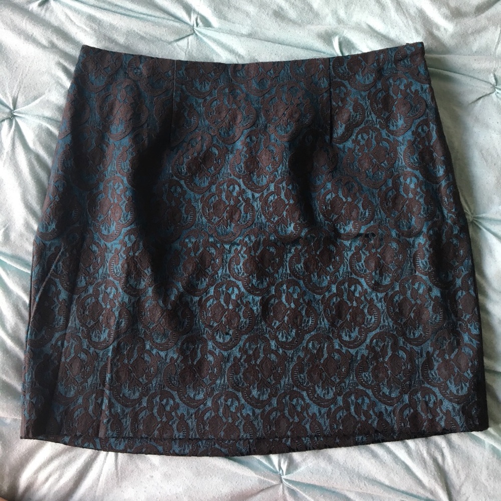 Textured skirt