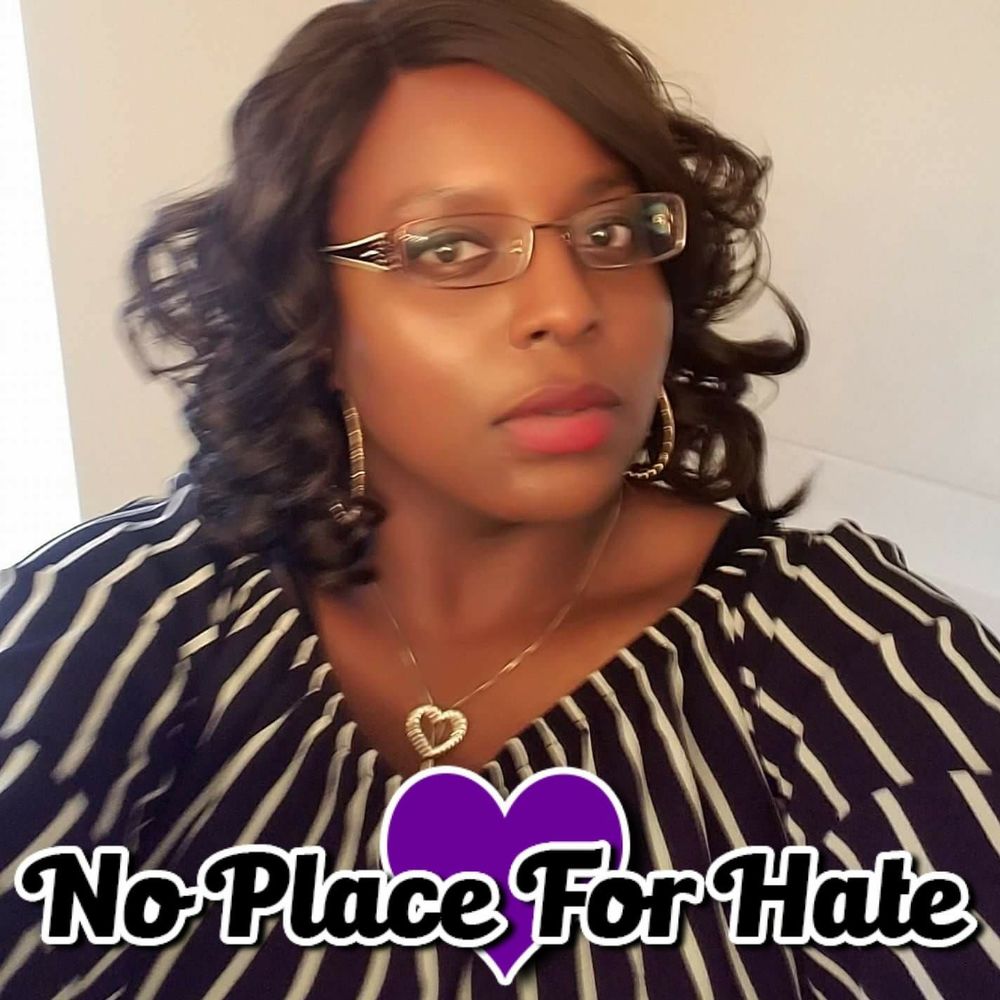 Meet your Posher, Angie