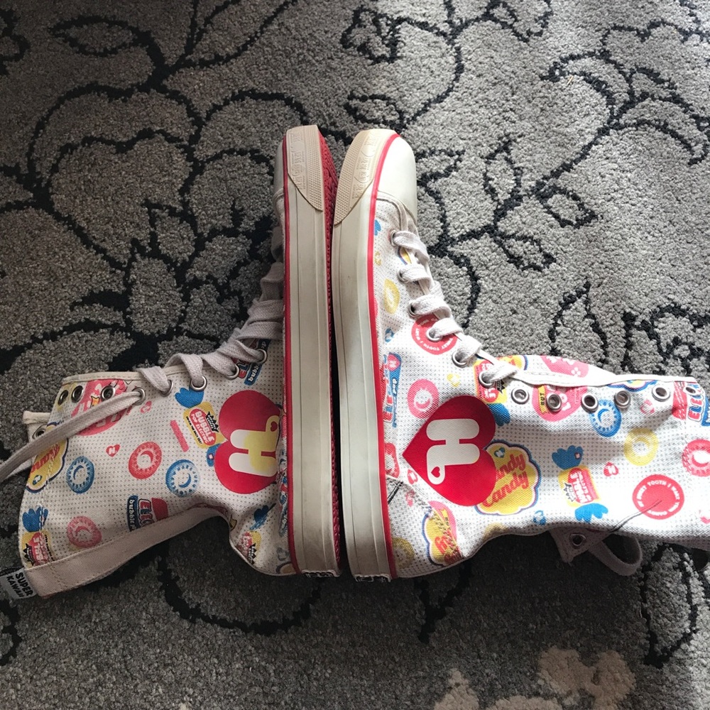 HARAJUKU Hightops, very gently used😊