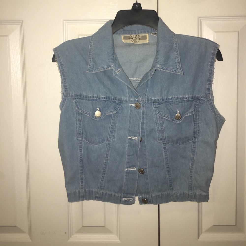 Crop denim vest