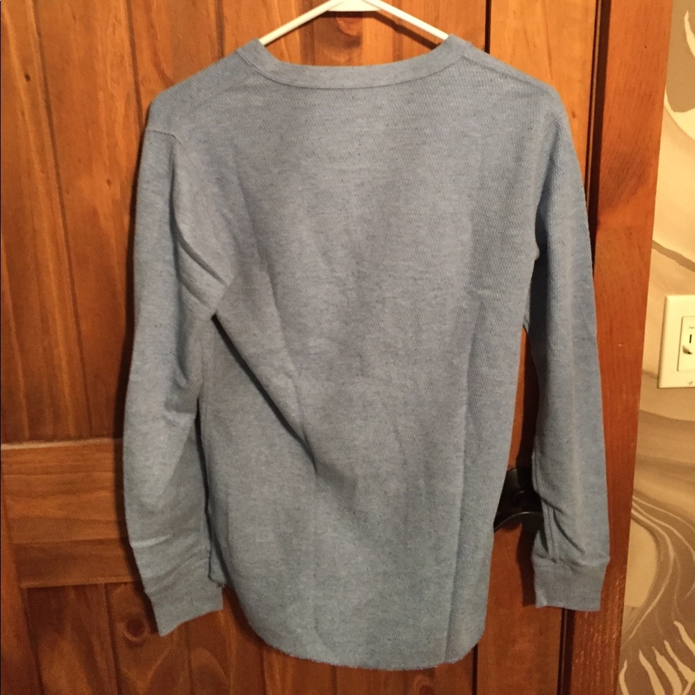 Men's Gap Long Sleeve - Picture 2 of 3