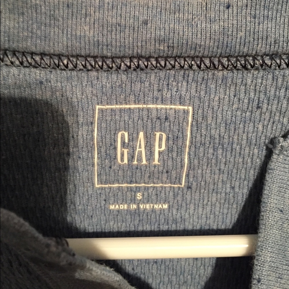Men's Gap Long Sleeve - Picture 3 of 3