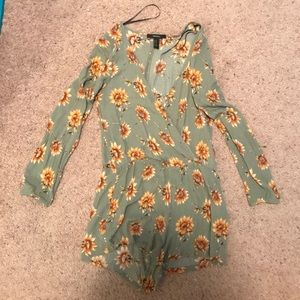 Army / pastel Green Sunflower Romper