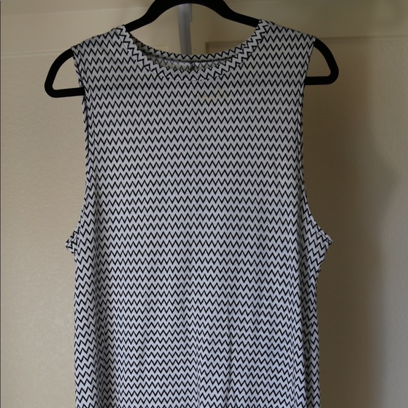 Billabong - Black/White Chevron Pattern Dress - Picture 1 of 4