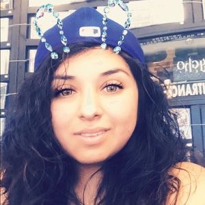 Meet your Posher, Crystal