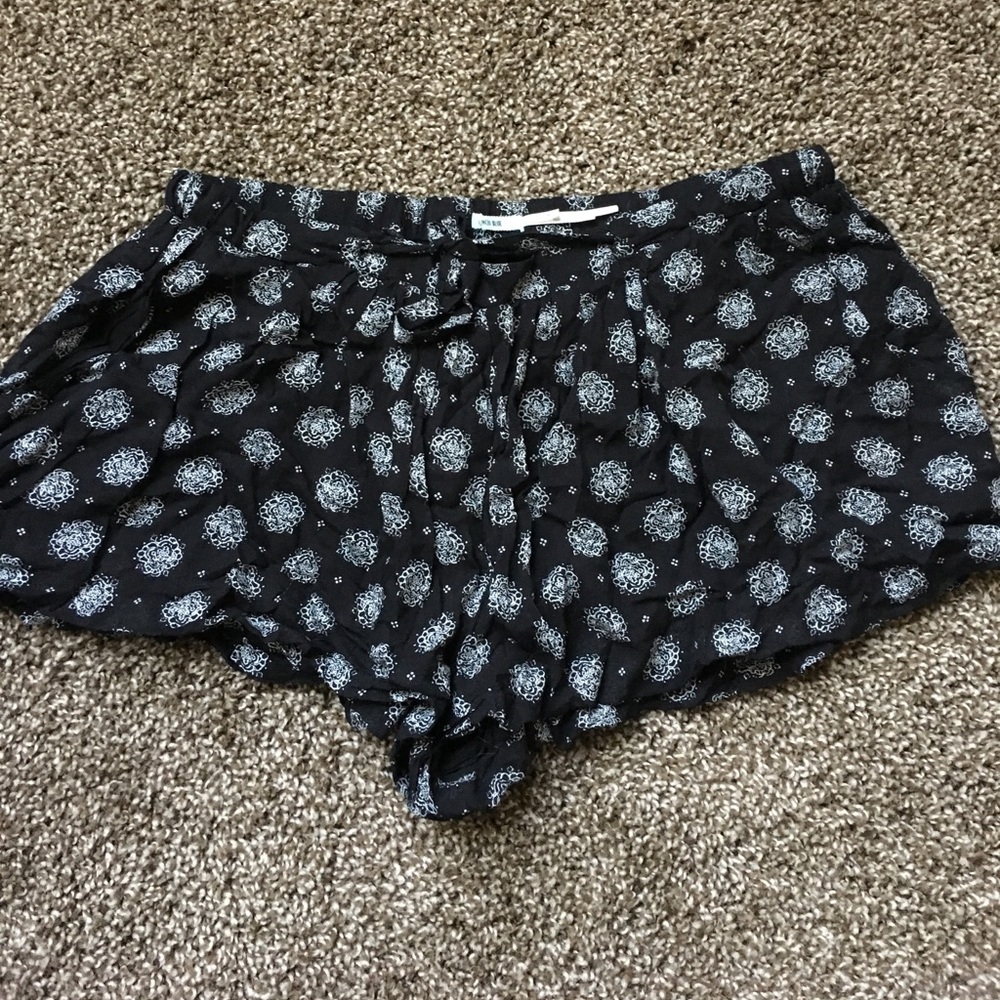 Floral Rose Flowy Shorts - Urban Outfitters