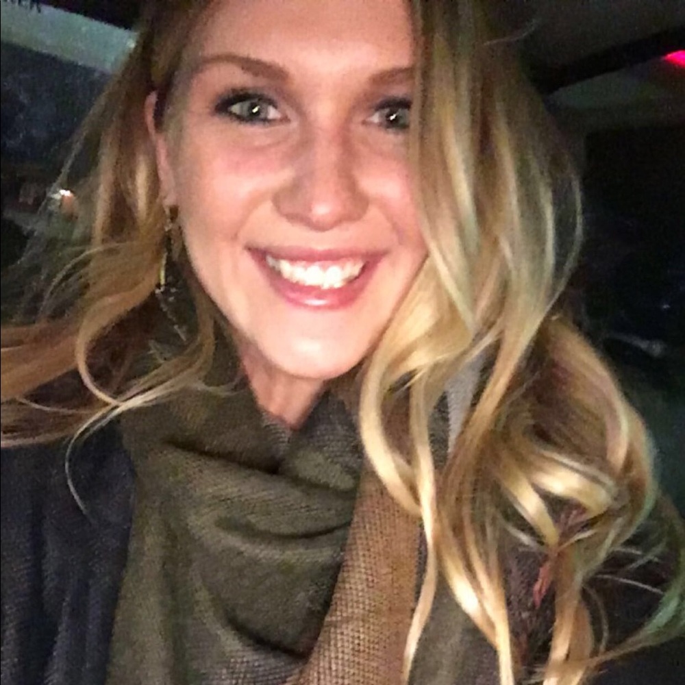 Meet your Posher, Lauren