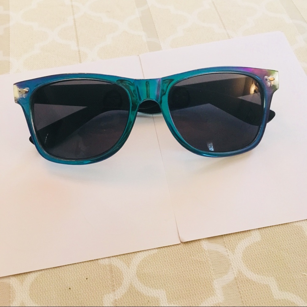 NEVER USED BLUE CHROME SUNGLASSES!