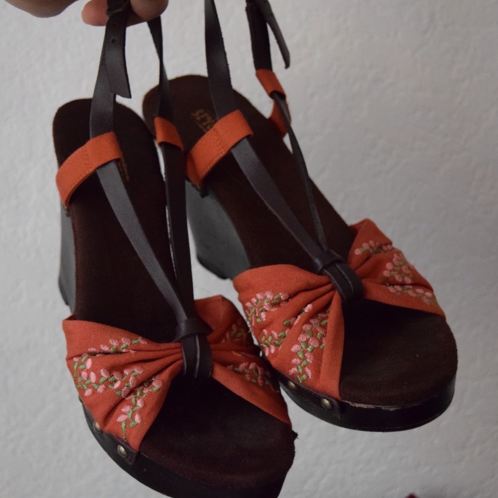 Seychelles Vintage-Repro Floral Wedges