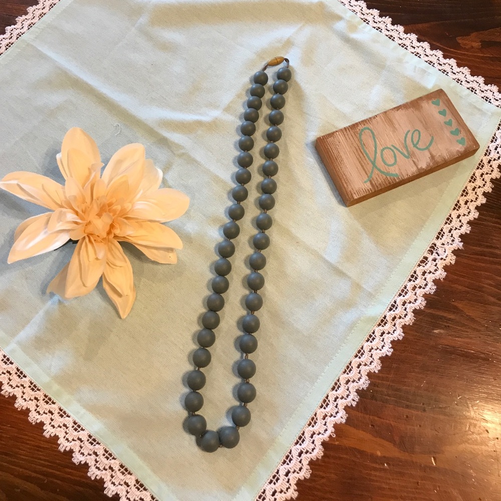 Nursing necklace