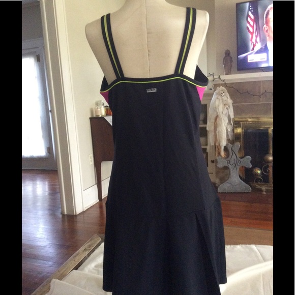 Tail Tech Tennis Dress Large - Picture 3 of 4