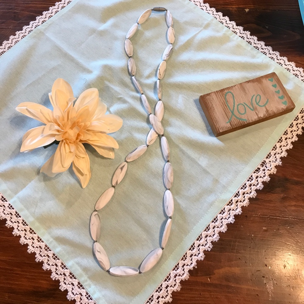 Nursing necklace