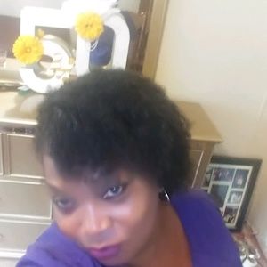 Meet your Posher, Monica