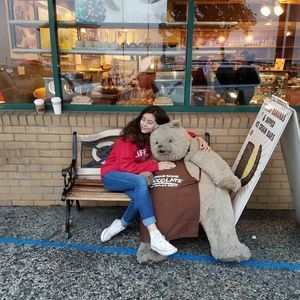 Meet your Posher, Casandra