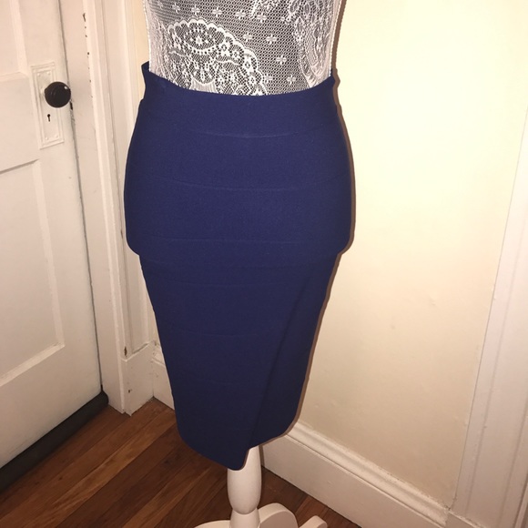 Navy blue pencil skirt. Never worn - Picture 1 of 7