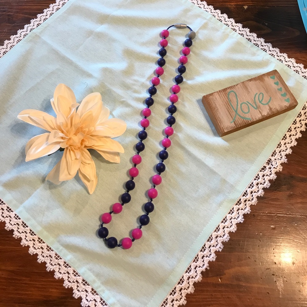 Nursing necklace