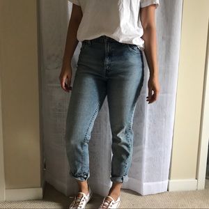 Levi's 550 relaxed fit tapered leg jeans