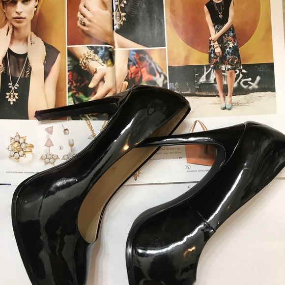 Heels - Picture 3 of 6