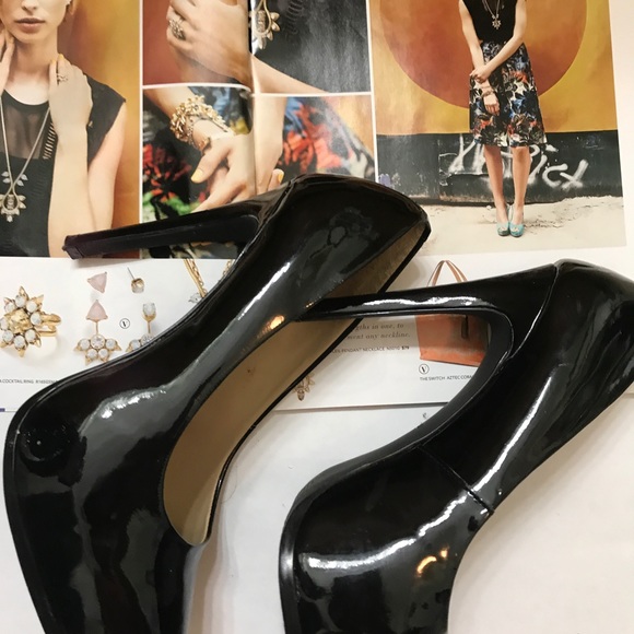 Heels - Picture 4 of 6