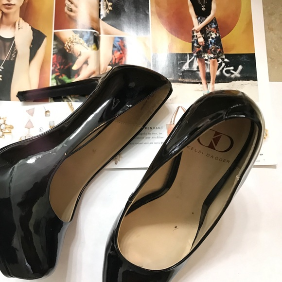 Heels - Picture 6 of 6