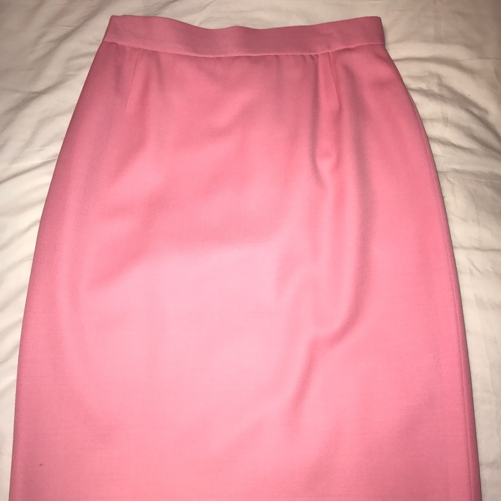 Escada women's size 36 skirt pink Authentic