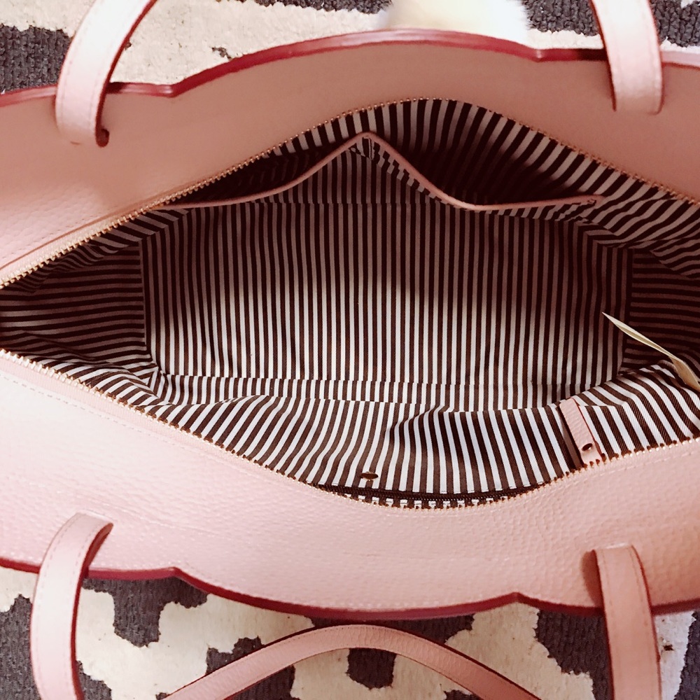 ❗️SOLD❗️Kate Spade Leewood Place Pink Scallop Tote - Picture 5 of 7