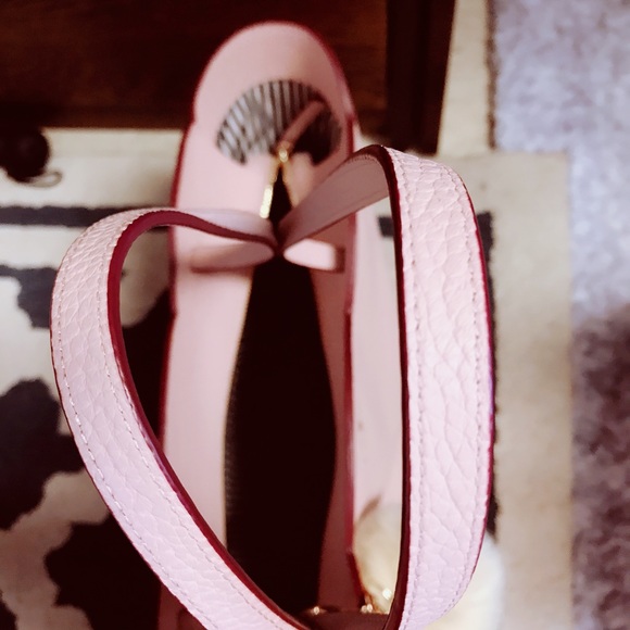 ❗️SOLD❗️Kate Spade Leewood Place Pink Scallop Tote - Picture 2 of 7