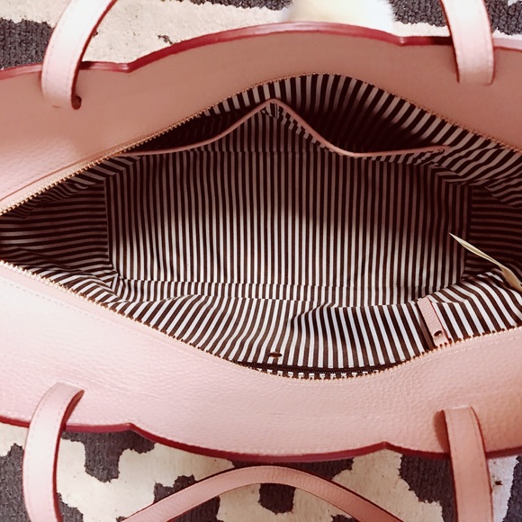 ❗️SOLD❗️Kate Spade Leewood Place Pink Scallop Tote - Picture 5 of 7