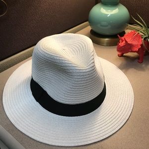 🎩 Bright white Merona Target Panama hat 🎩