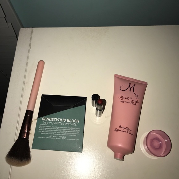 NEVER USED Lotion/makeup set - Picture 2 of 4