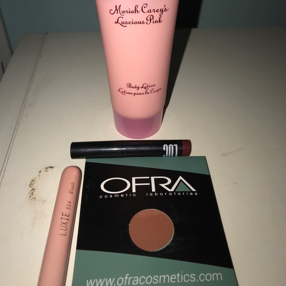 NEVER USED Lotion/makeup set - Picture 4 of 4