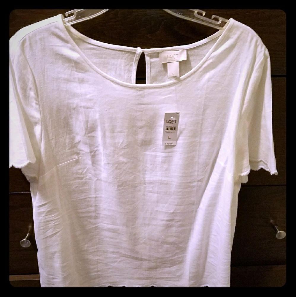 Loft - white linen scallop trimmed top