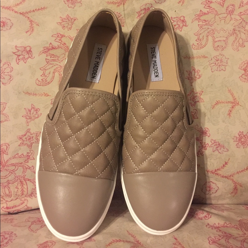 Like new Steve Madden Espadrilles.