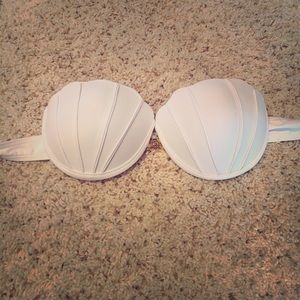 White mermaid shell bikini top