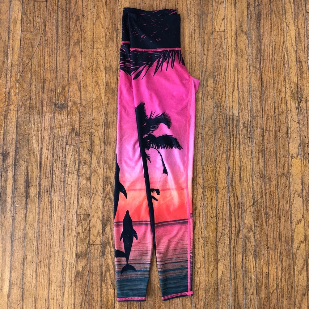 Teeki Leggings “Love the Adventure”  Preowned/M