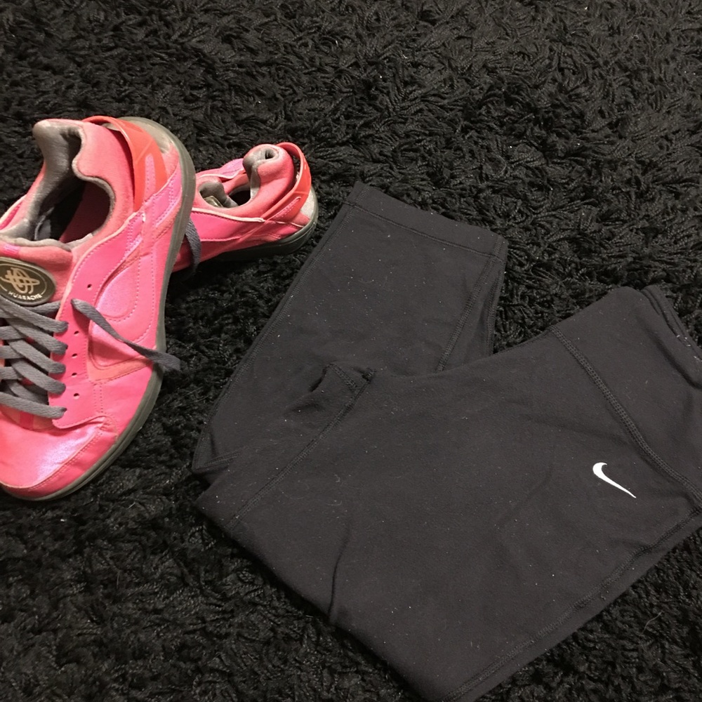 NIKE dri-fit cropped leggings