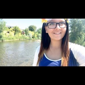 Meet your Posher, Caitlyn