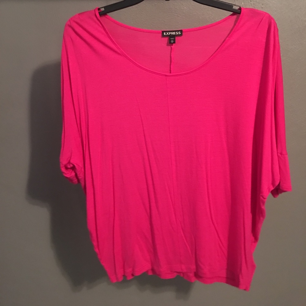 Express Pink tee