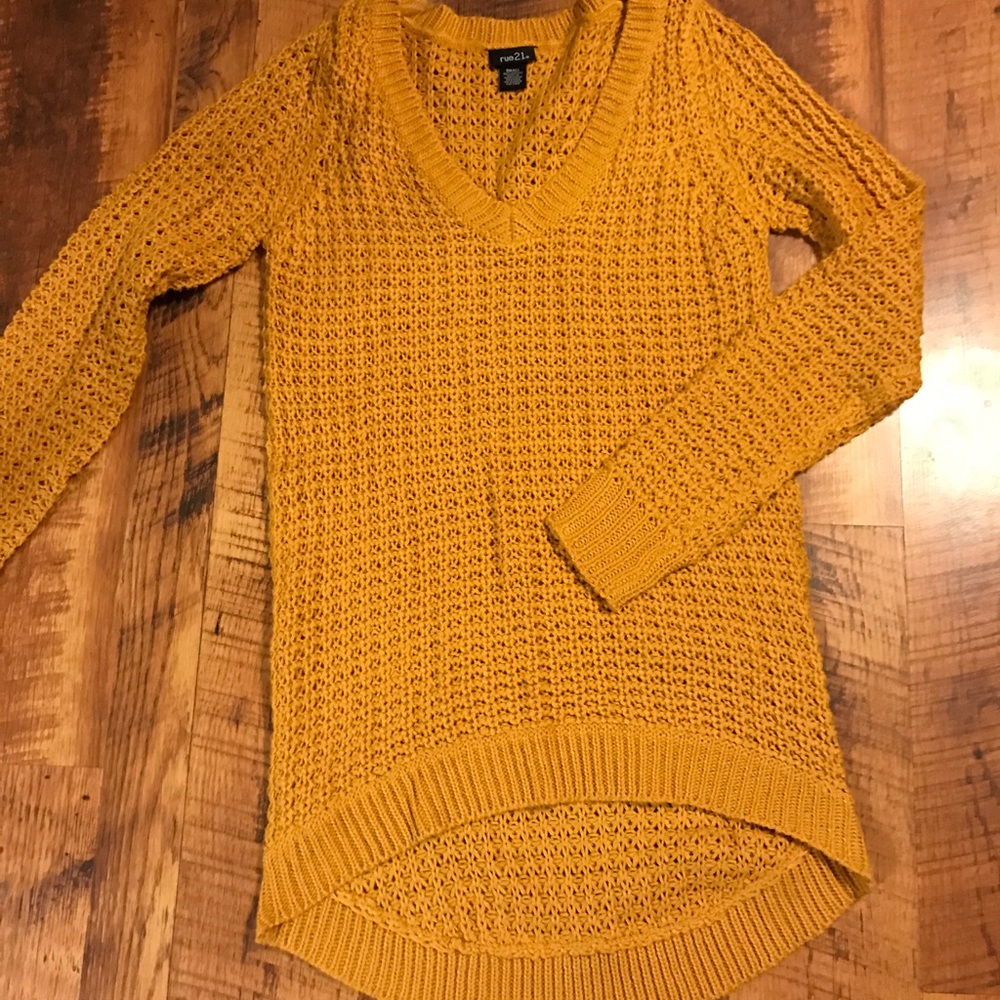 Mustard Yellow Sweater 🍂
