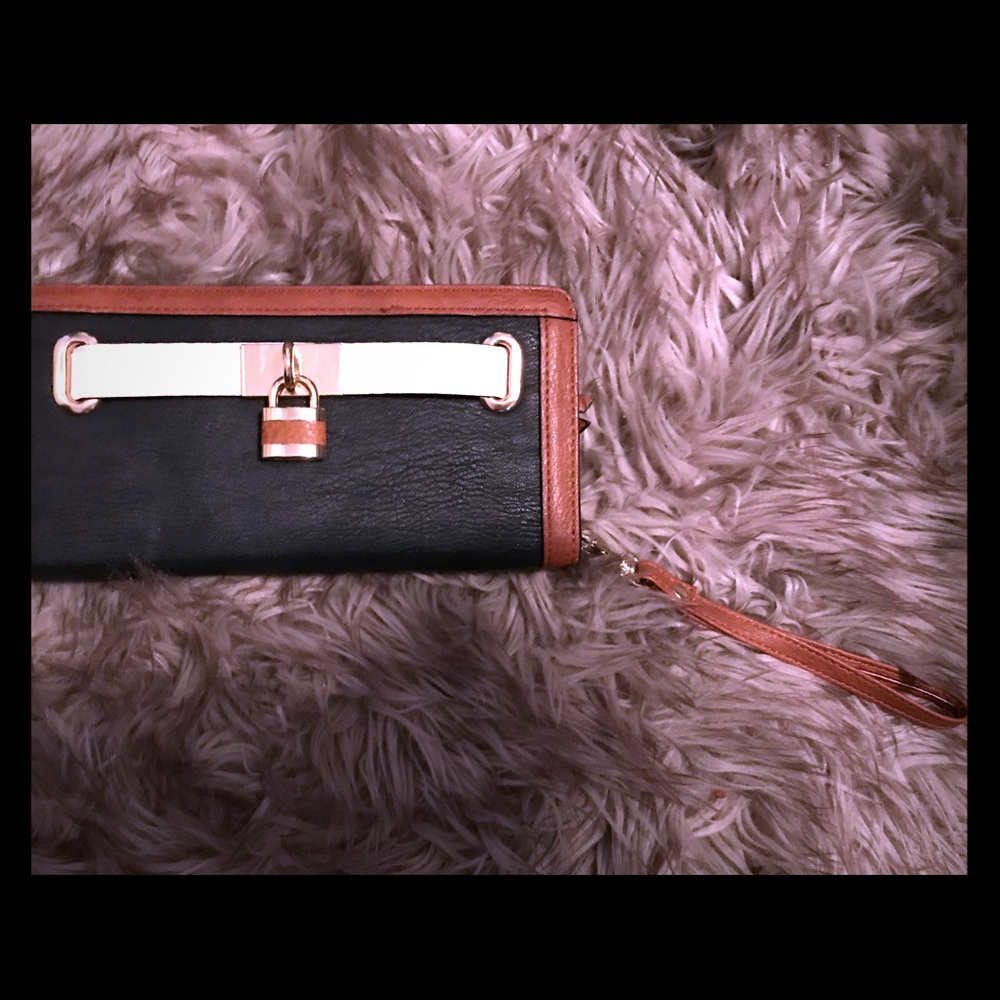 Gold lock Tri color wristlet / clutch