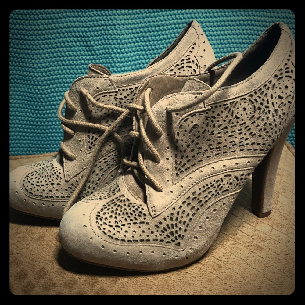 Gianni Bini Laser Cut Booties NWOT